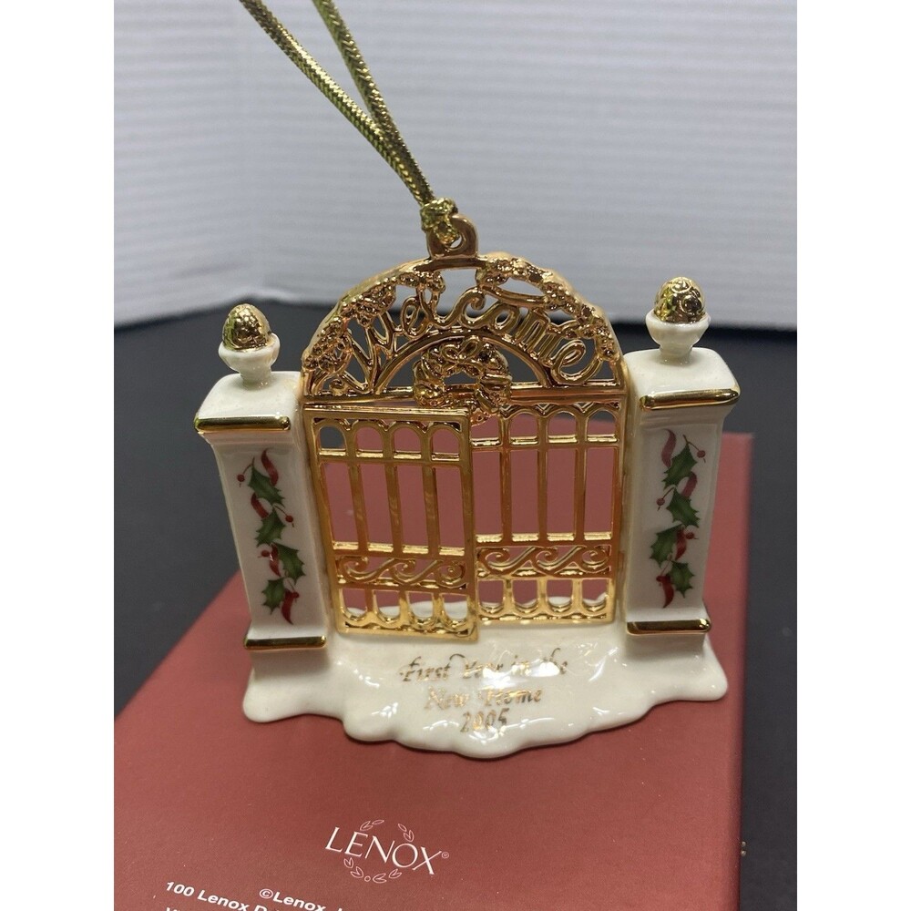 Lenox Annual 2005 First Year in the New Home Christmas Tree Ornament Gate  VTG